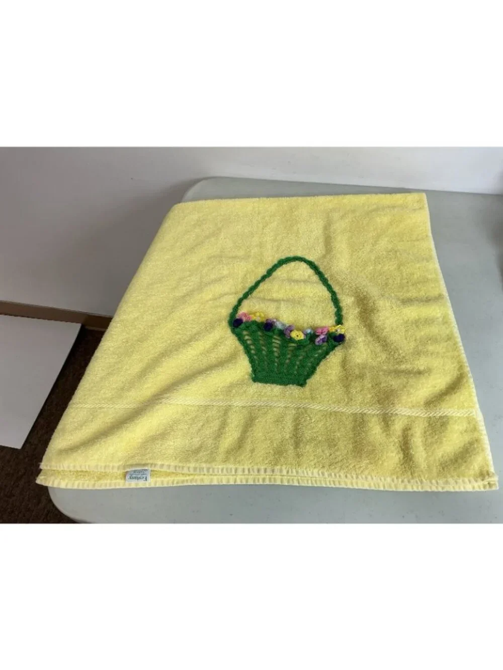 Vintage Cannon Yellow Bath Towel Floral Basket Embroidered